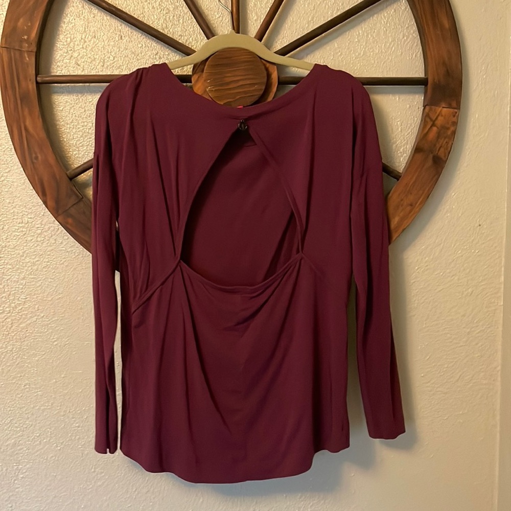 Tsn Ya open back long sleeve yoga top purple